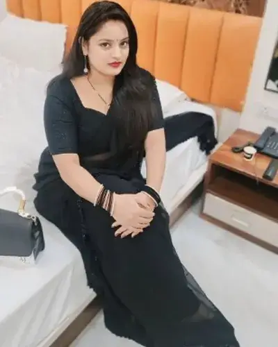 Call Girls Service in Amboli